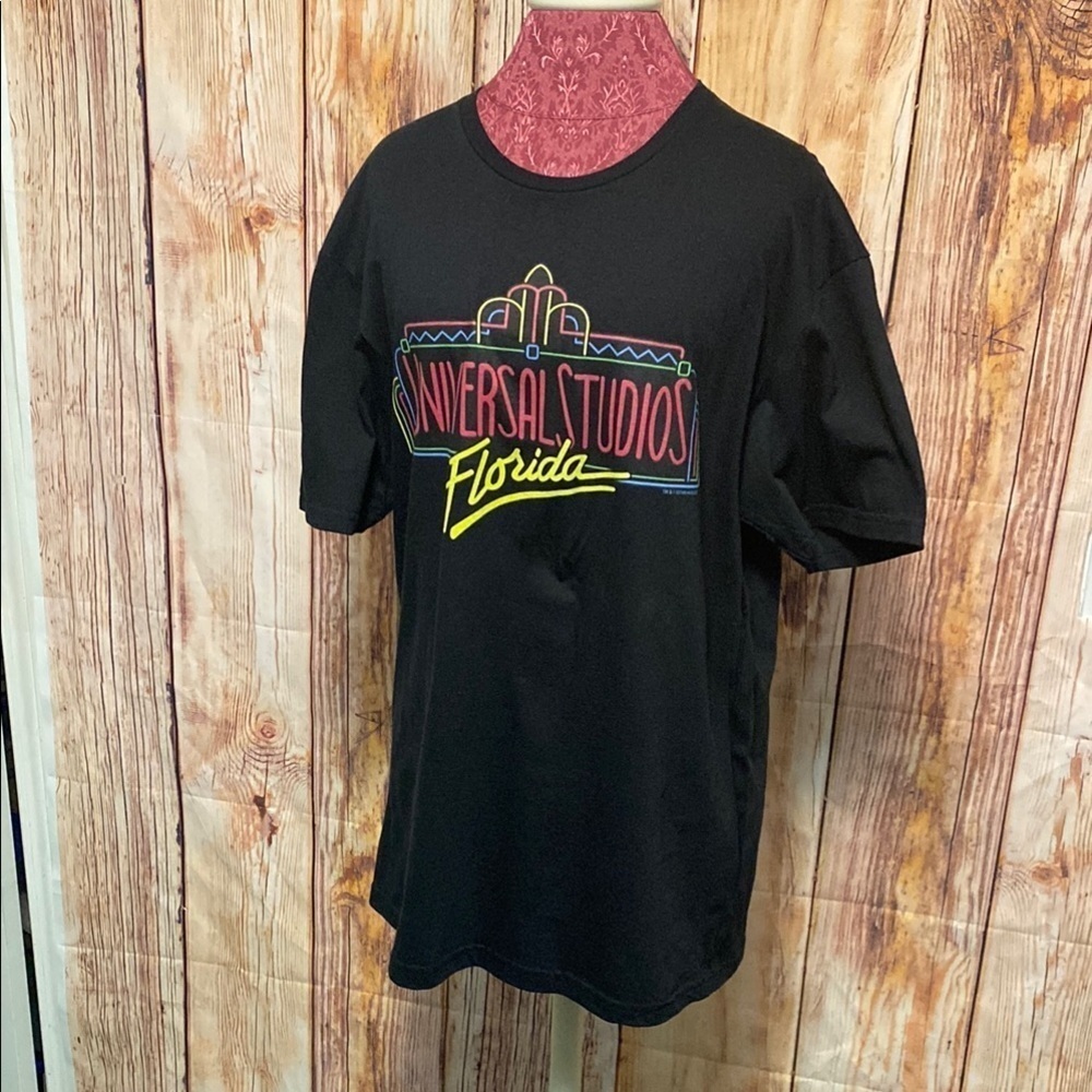 Universal Studios Black Multi Color Short Sleeve Tee Size Large by Gildan